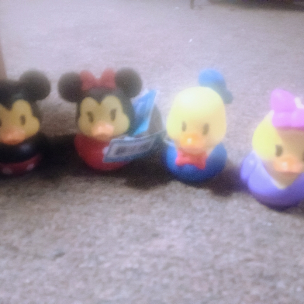 Disney Mickey and Minnie Mouse Donald And Daisy DuckBath Toys - Red and Black